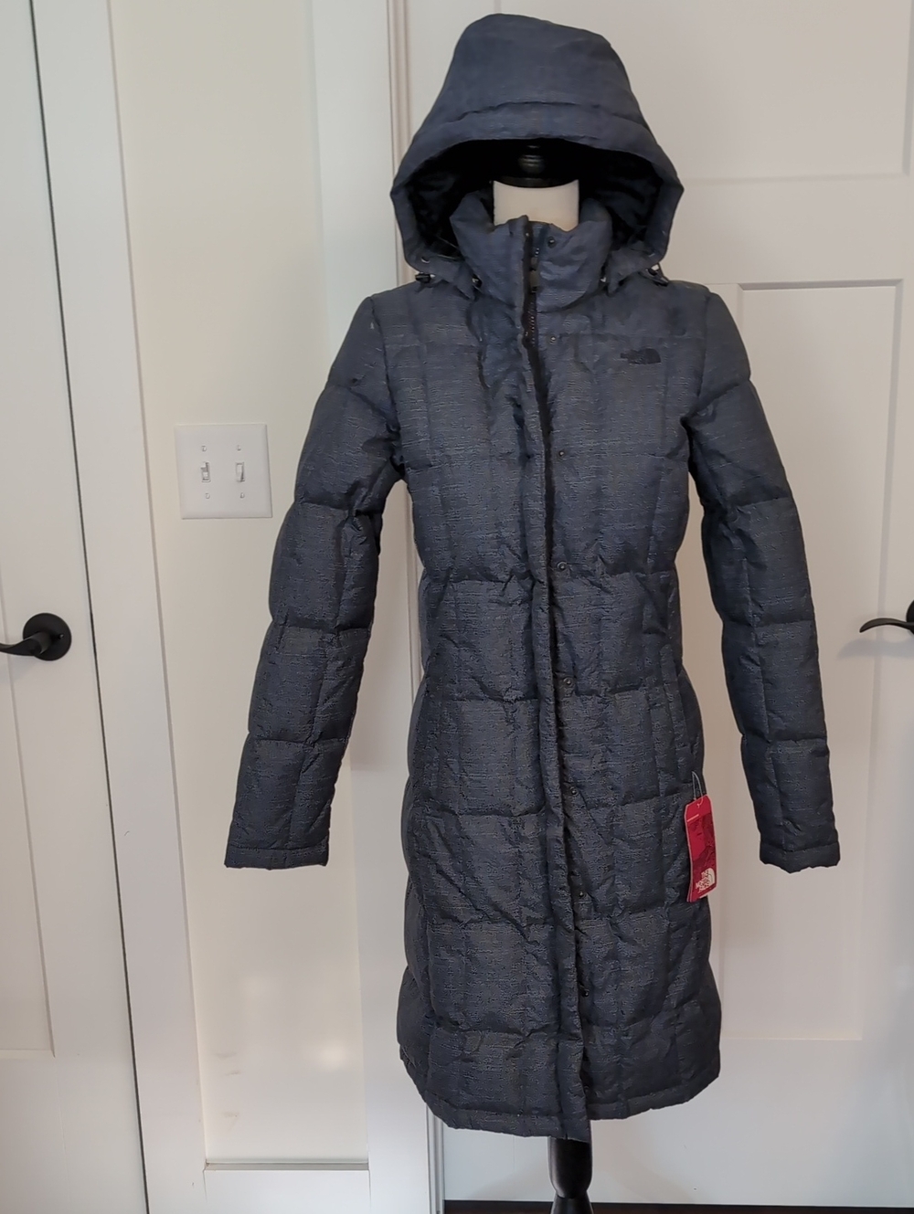 The North Face Women's Long Hooded Puffer Coat - Navy